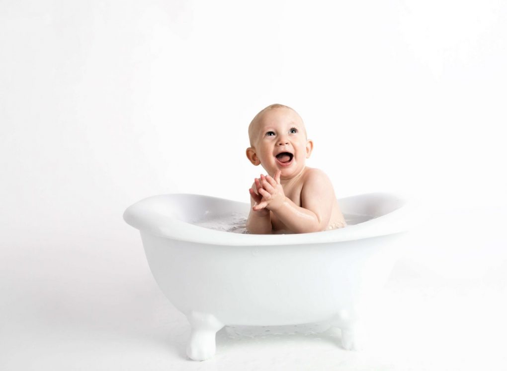 Baby First Bath. Full Guide. Why You Should Delay?