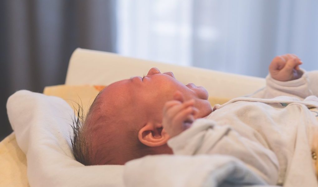 baby crying, colics in tummy