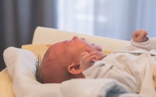 baby crying, colics in tummy